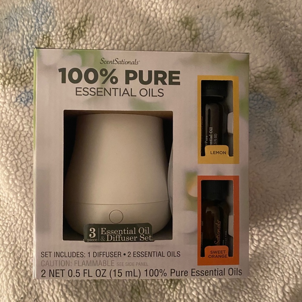 NWT Oil Diffuser Set!